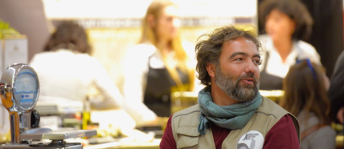 Truffle hunter in Alba