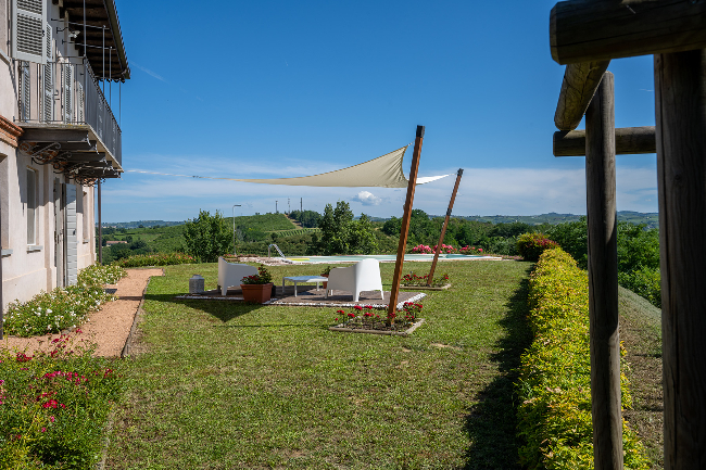 Fully restored luxury country home