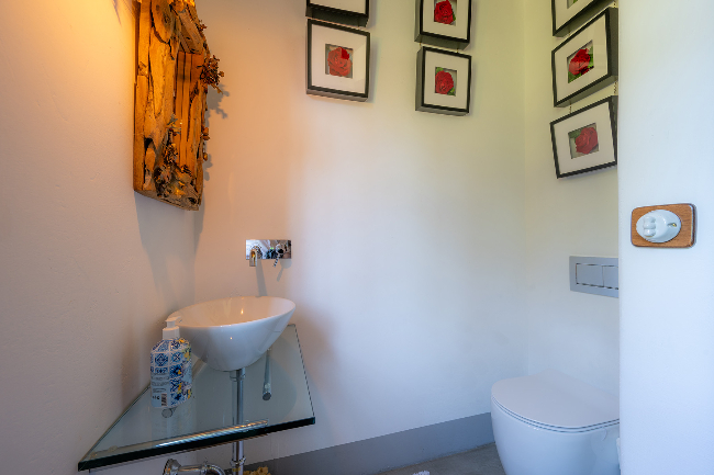 Fully restored luxury country home