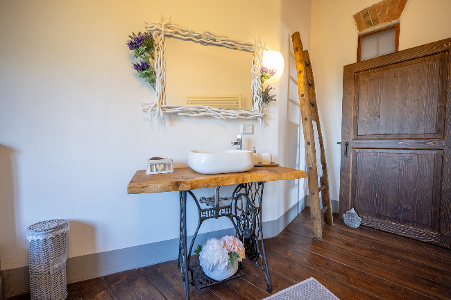 Fully restored luxury country home