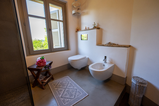 Fully restored luxury country home