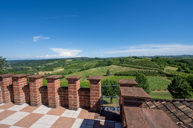 Fully restored luxury country home