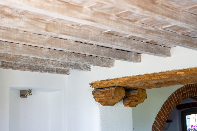 Fully restored luxury country home