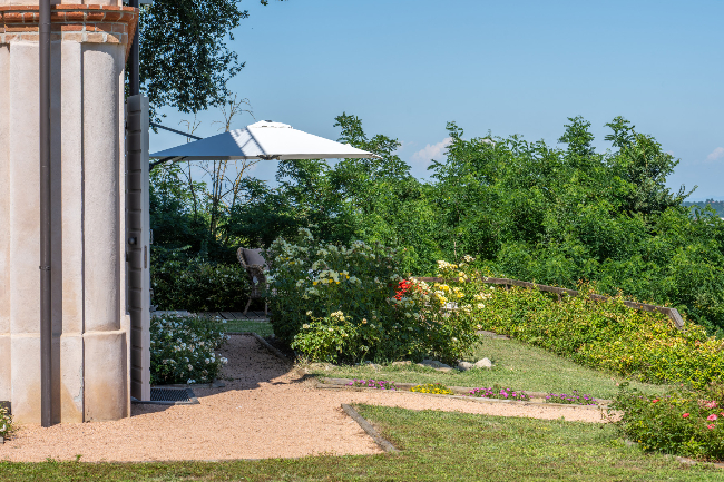 Fully restored luxury country home