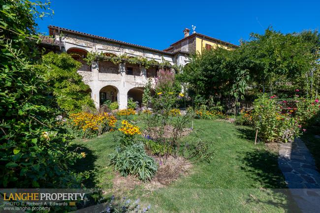 SOLD!! Langhe vacation rental & private home