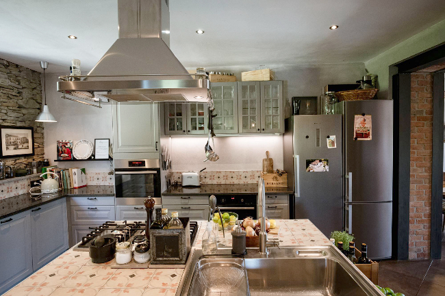 Beautiful Stone House with Breathtaking Views in Piedmont