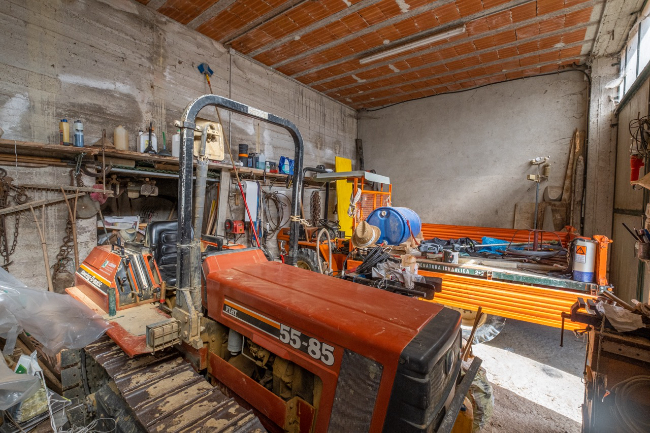 Quality wine production & home for sale