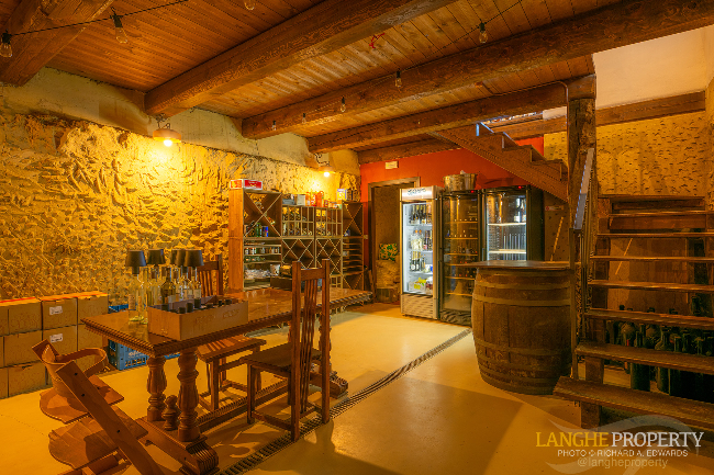 Agriturismo - B&B, restaurant, winery