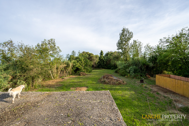 'Shell' villa in stunning location close to Alba