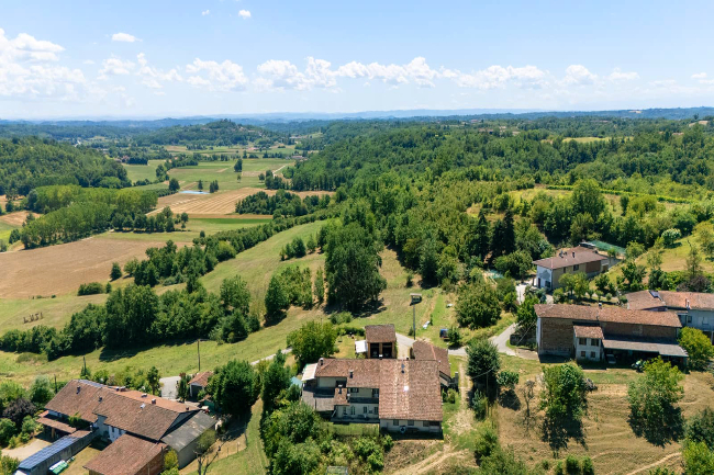 18th century ancient retreat located in Paradise