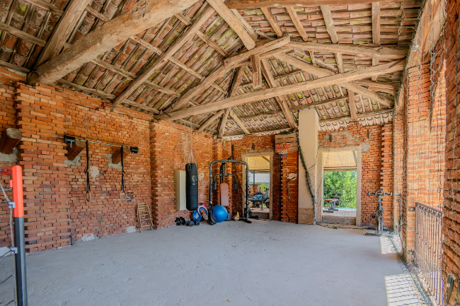 18th century ancient retreat located in Paradise