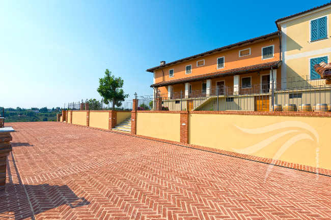 Unique wine property in stunning position