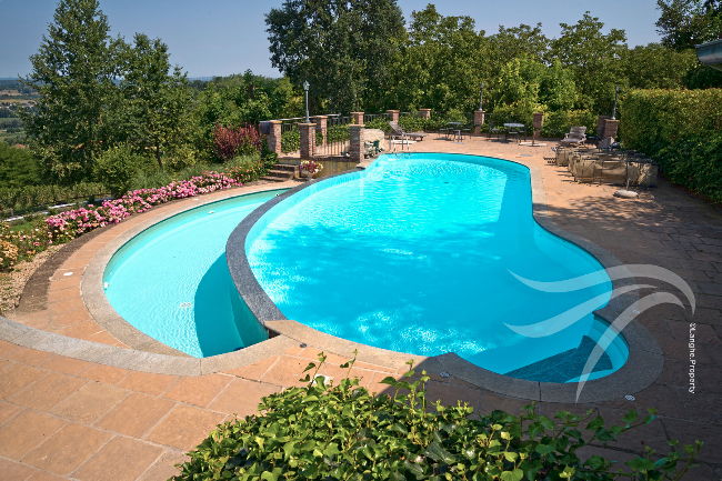 Unique wine property in stunning position