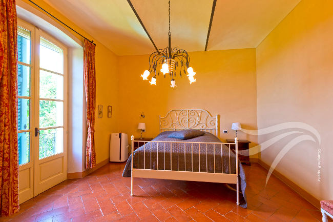 Unique wine property in stunning position