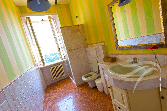 Unique wine property in stunning position