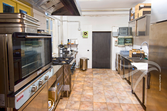 Unique wine property in stunning position